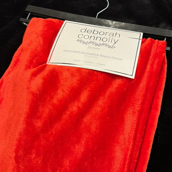 Brand new Deborah Connolly Christmas blanket - Picture 2 of 8
